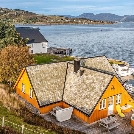 Awesome Home In Kvamsoy With Jacuzzi Sandvik (More og Romsdal) Exterior foto
